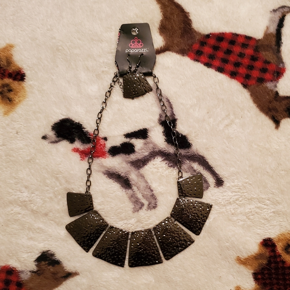 Gunmetal Paparazzi Statement Necklace